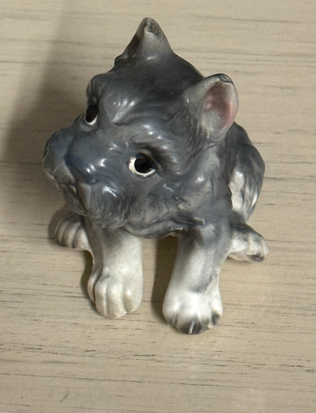 Figurine - Grey Dog